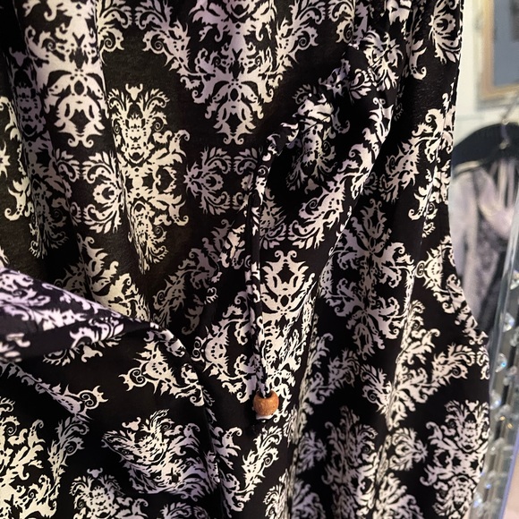 Short romper - Picture 2 of 8